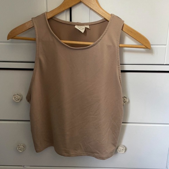 Cropped Tank (L) - Picture 3 of 3